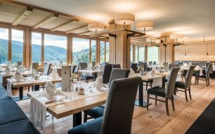 Sala panoramica con vista sulle Dolomiti